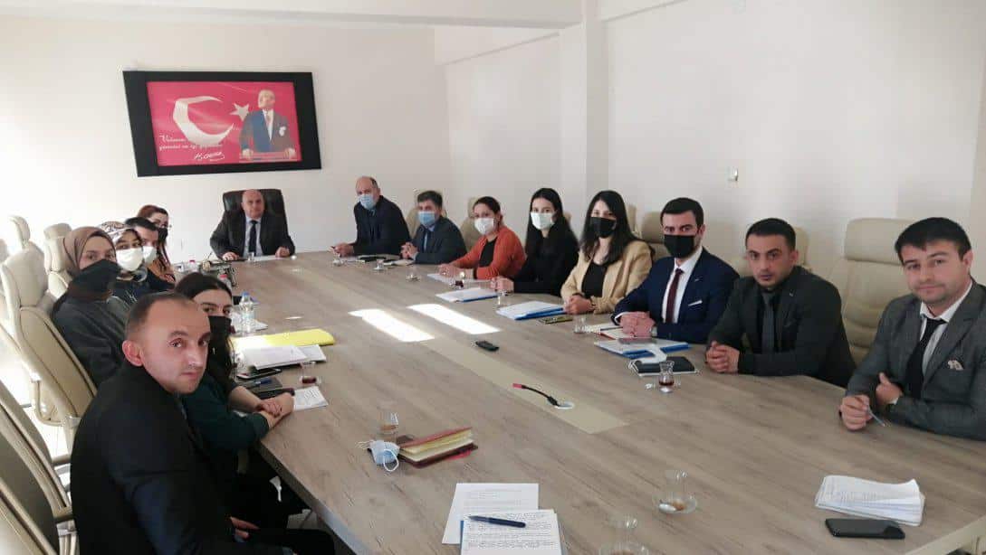 İlçe Milli Eğitim Müdürümüz Mevlüt ÖZALP Başkanlığında Rehber Öğretmenlerle Değerlendirme Toplantısı Yapıldı